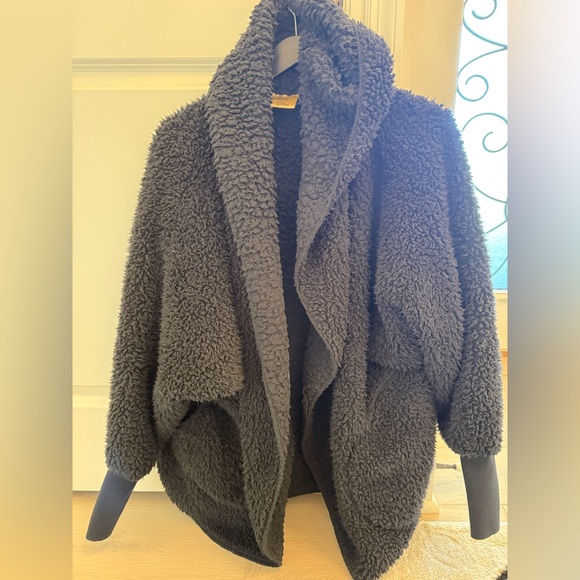 Nordic Beach Cozy Black Sherpa Jacket - Picture 1 of 5